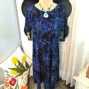 LuLaRoe Dress Carly Royal Blue & Navy Floral Swing Dress Size Medium NWOT